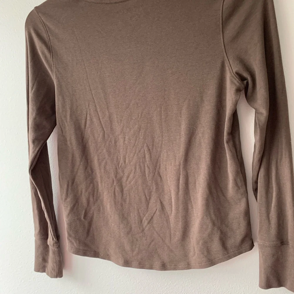 Rachel Zoe Brown Long-Sleeve Crewneck Top 👀BUNDLE AND SAVE🥳 - Picture 5 of 5